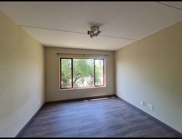 2 BEDROOM TOWNHOUSE FOR SALE IN MARAIS STEYN PARK